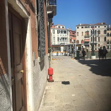 San Stae Casa Aurora Lägenhet *